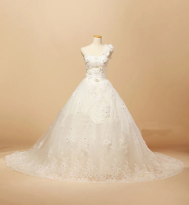 Новый стиль Реальный образец длинный шлейф на одно плечо Бисероплетение Цветы