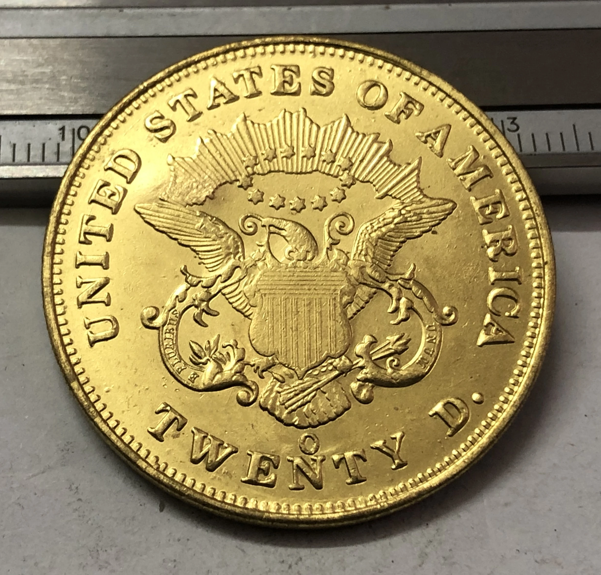 1859 P.O.S США LIBERTY HEAD (без девиза на обратной стороне) $20 позолоченная копия монеты |