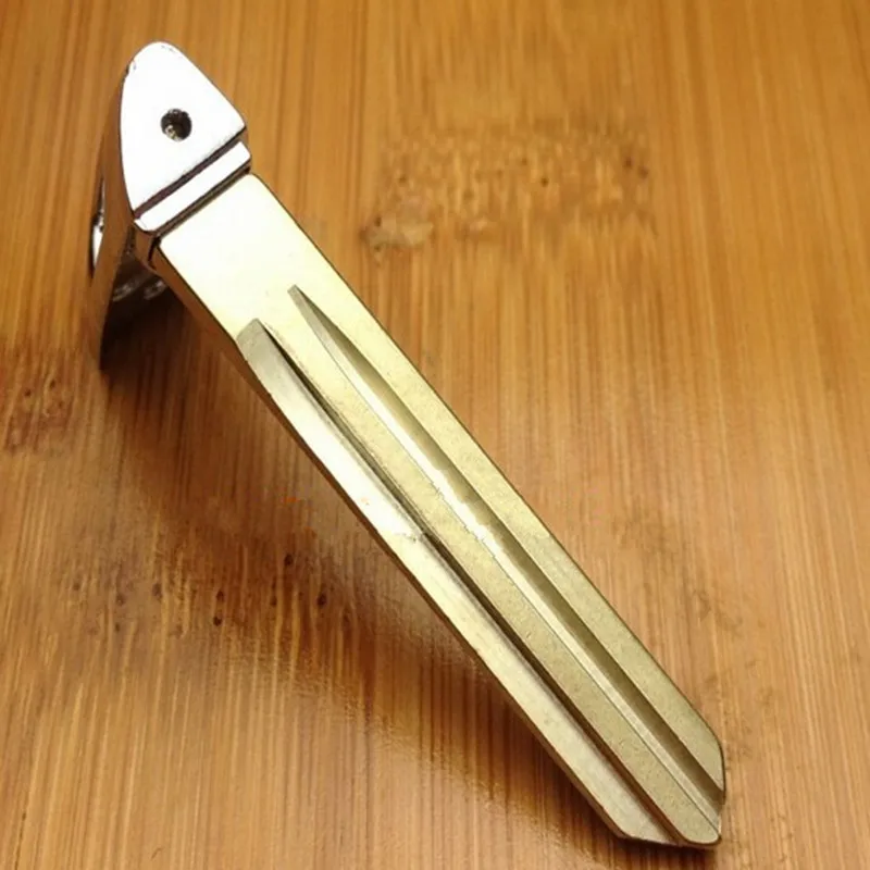 

DAKATU Emergency Smart Spare Key blade for Kia K3 Remote Insert key blade replacement