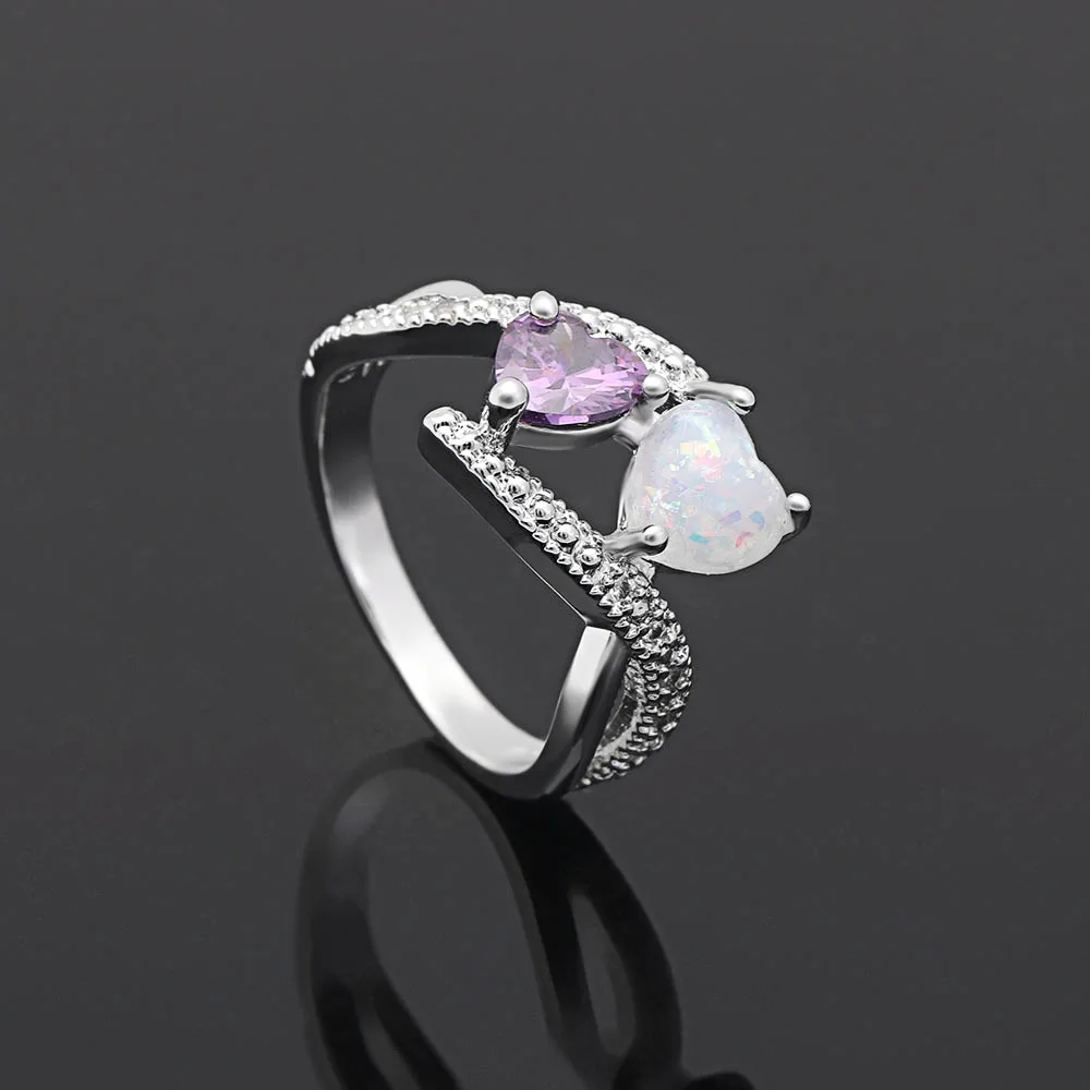 Женское кольцо с фианитом Love Opal фиолетовое Кристальный в виде сердца белым