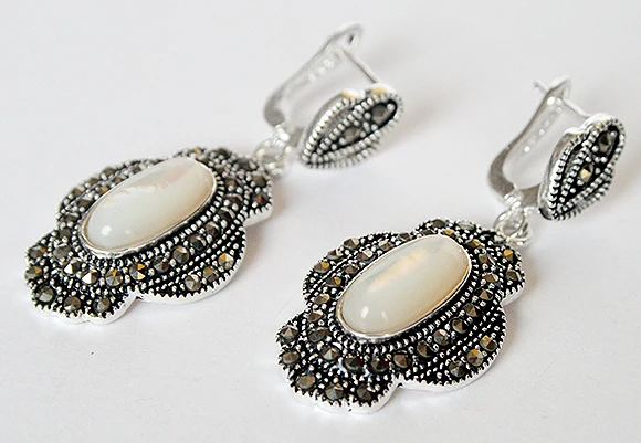 

VINTAGE NATURAL WHITE SHELL 925 SILVER&MARCASITE EARRINGS 11/2" VALENTINE'S GIFT
