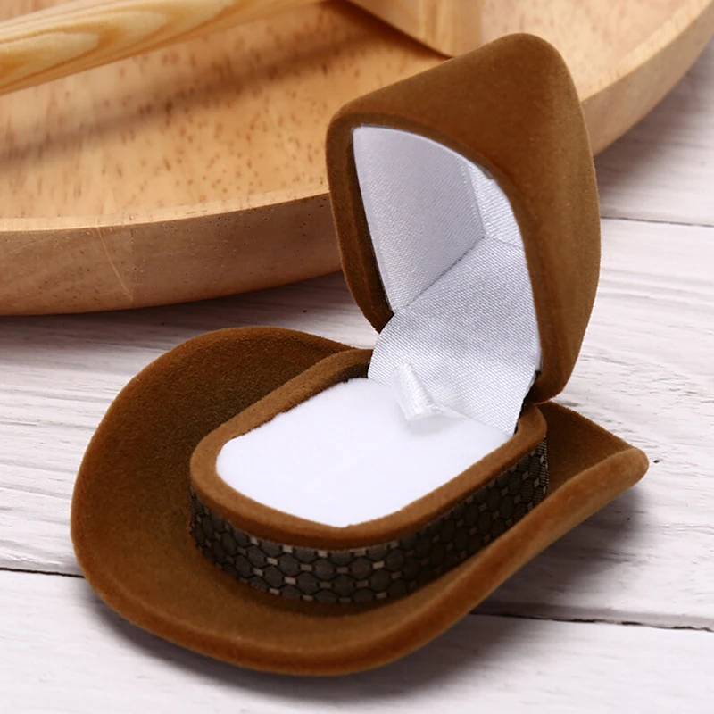 

Creative Design Cowboy Hat Shape Rings Boxes Velvet Gift Box for Rings and Small Earrings Pendant Necklace Box for Wedding