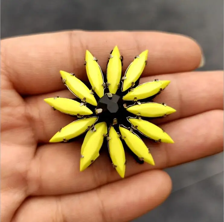 5 Pcs Rhinestone sun flower Beaded Patch for Clothing Sewing on Beading Applique Shirt Shoes Bags Apparel DIY Decoration Patches |