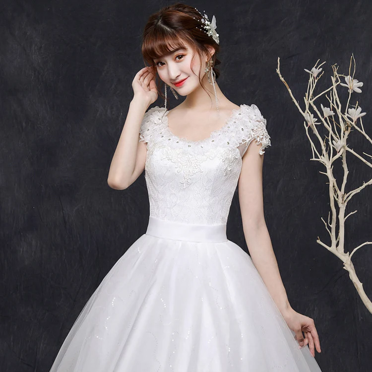 

Sweet Floral Wedding Gowns 2019 with Long Trains 2019 Bridal Dress Ball Gown Lace Tulle O neck Fall Autumn Spring Season Plus