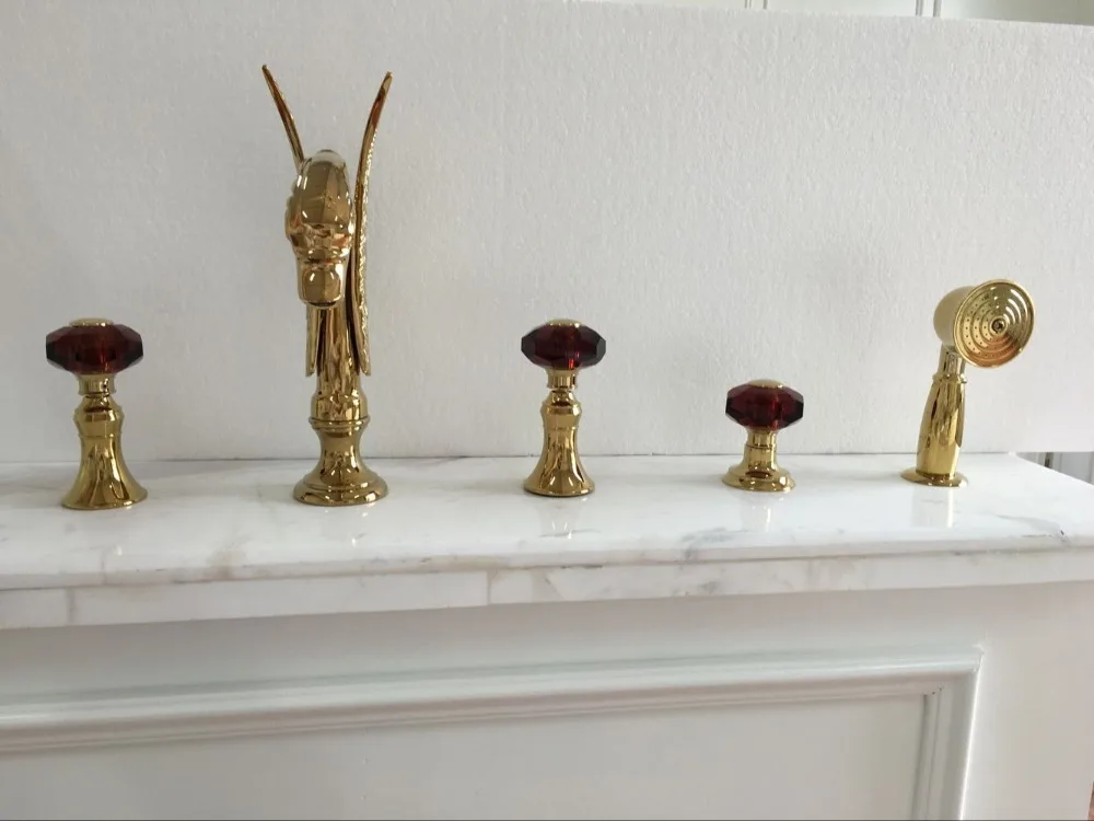 Бесплатная доставка широкое Красный Кристалл ручки лебедь ванной смеситель для