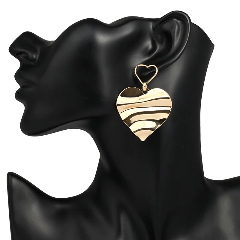 Женские серьги подвески с золотыми сердечками корейские массивные капельки