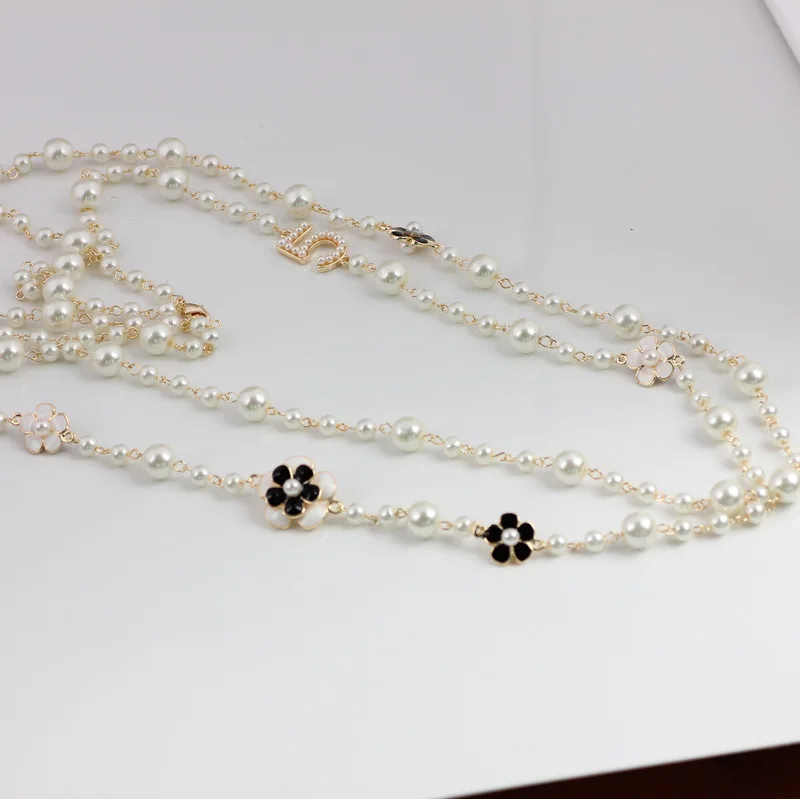 black white flower Новые длинные жемчужные цветы камелии Двойная Цепочка Ожерелье Женская цепочка ожерелья для свитера - Окраска металла: black white flower
