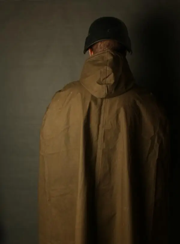 Утолщенный двусторонний водонепроницаемый плащ в стиле милитари мужской