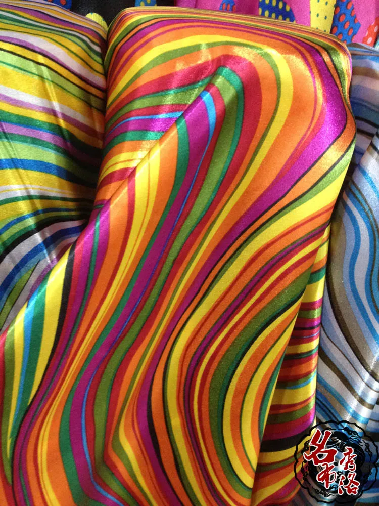 Ткань из искусственной атласной ткани с принтом в полоску одежда подкладка для