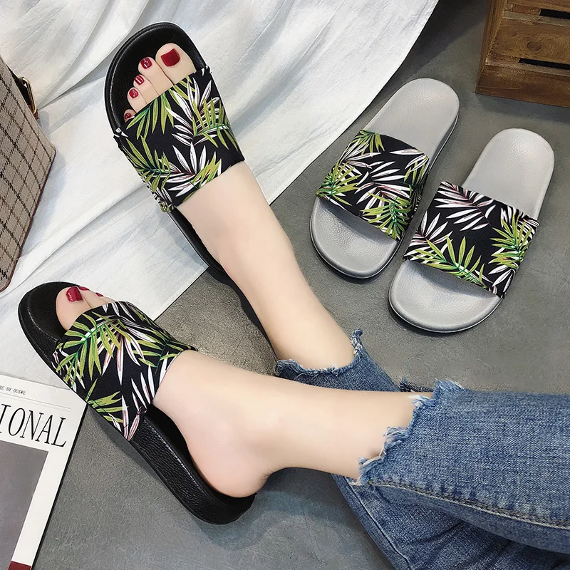 Модные женские летние тапочки с мягкой подошвой цветочные шлепанцы пляжные