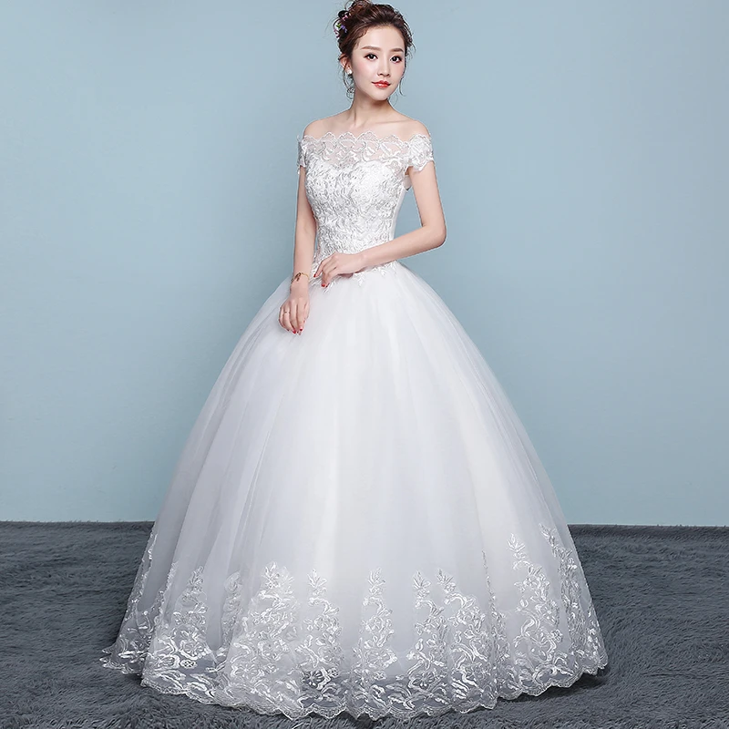 Новое свадебное платье кружевное бальное с вырезом-лодочкой и открытыми плечами