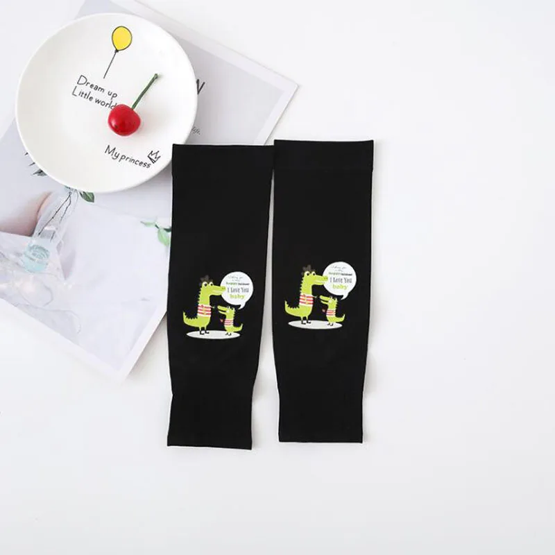 Child Sun Protection Arm Cooling Sleeve Cartoon Cuffs UV Protection Sleeves Breathable Running Arm Sleeves Kids - Цвет: Black dinosaur
