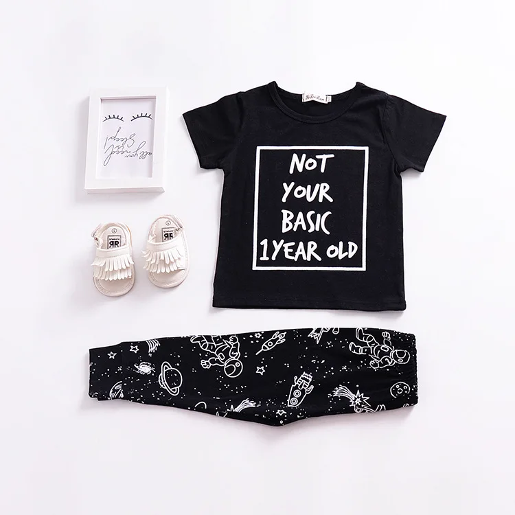 Комплект одежды для новорожденных черная футболка с надписью NOT YOUR BASIC 1 года +