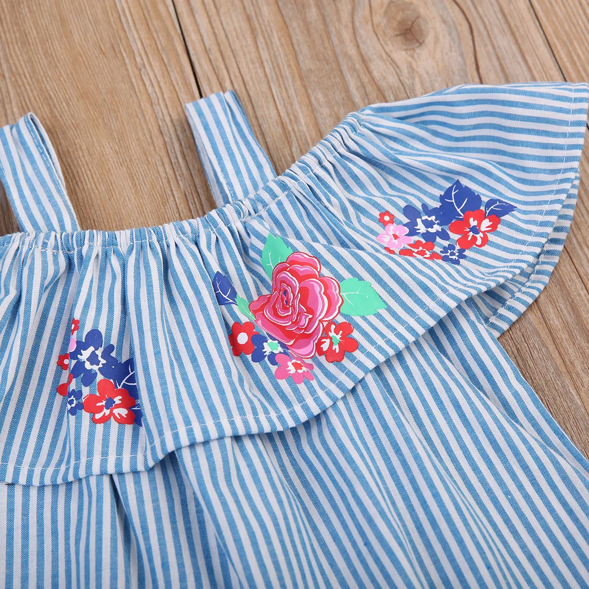 Одежда для маленьких девочек милый комбинезон в полоску с розами новорожденных