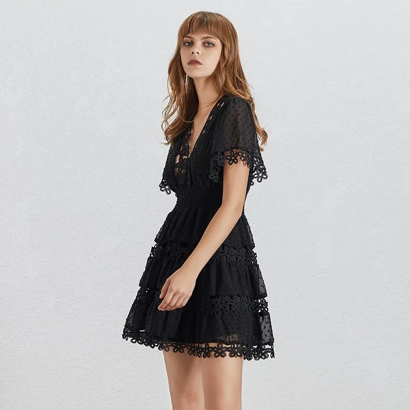 black TWOTWINSTYLE выдалбливают лоскутное женское платье V образным вырезом короткий рукав Высокая талия горошек мини платья женские летние Мода - Цвет: black
