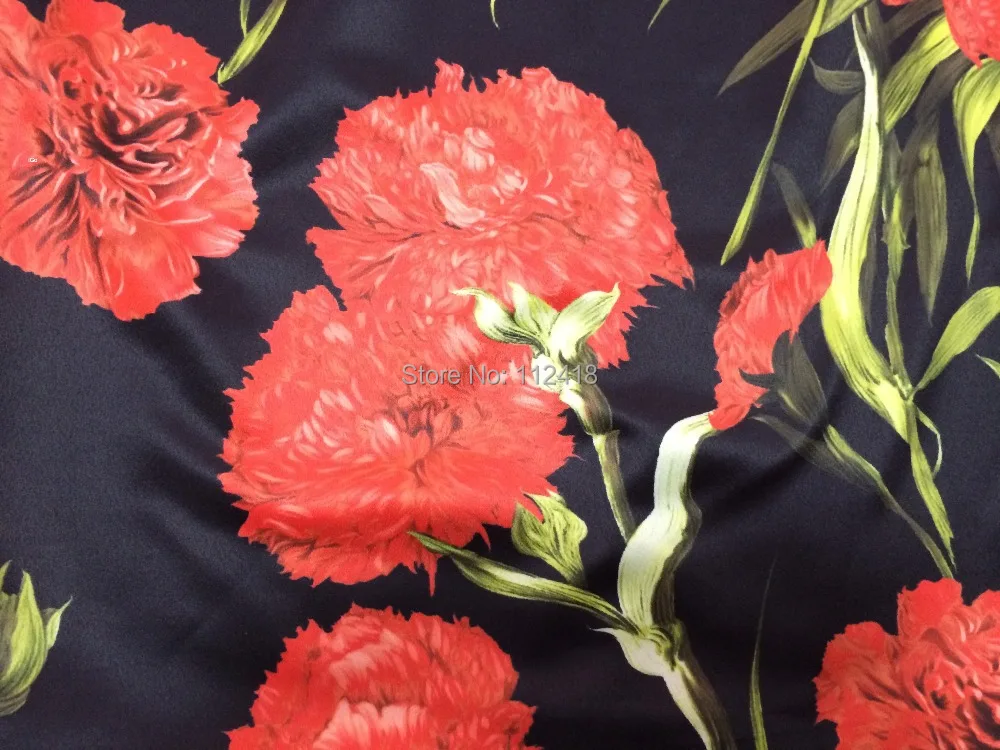 Женское платье с цветочным принтом круглым вырезом