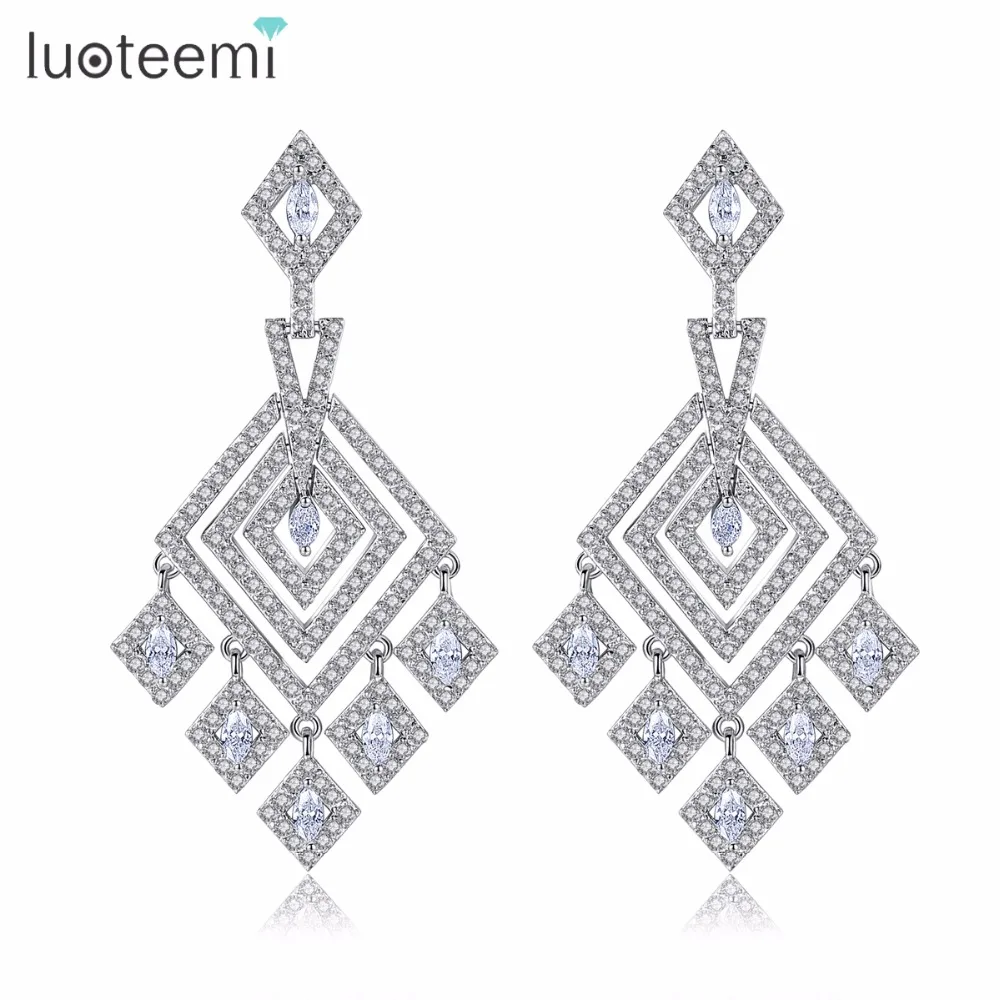 Элегантные серьги LUOTEEMI из белого золота с микрофианитами роскошные Украшенные