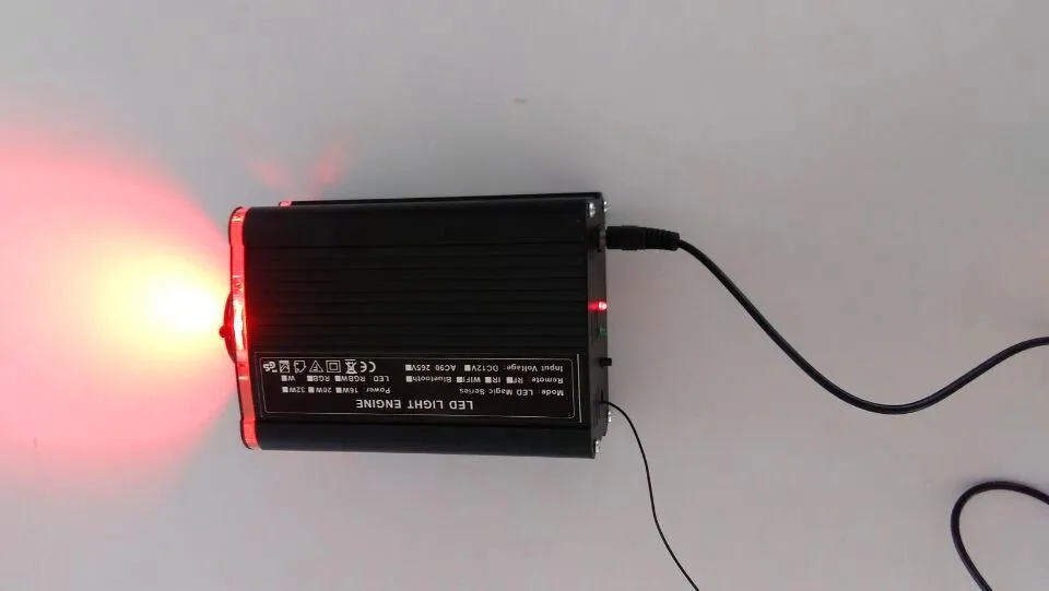 Светодиодный просветильник ектор с мерцающим колесом 18 Вт пультом