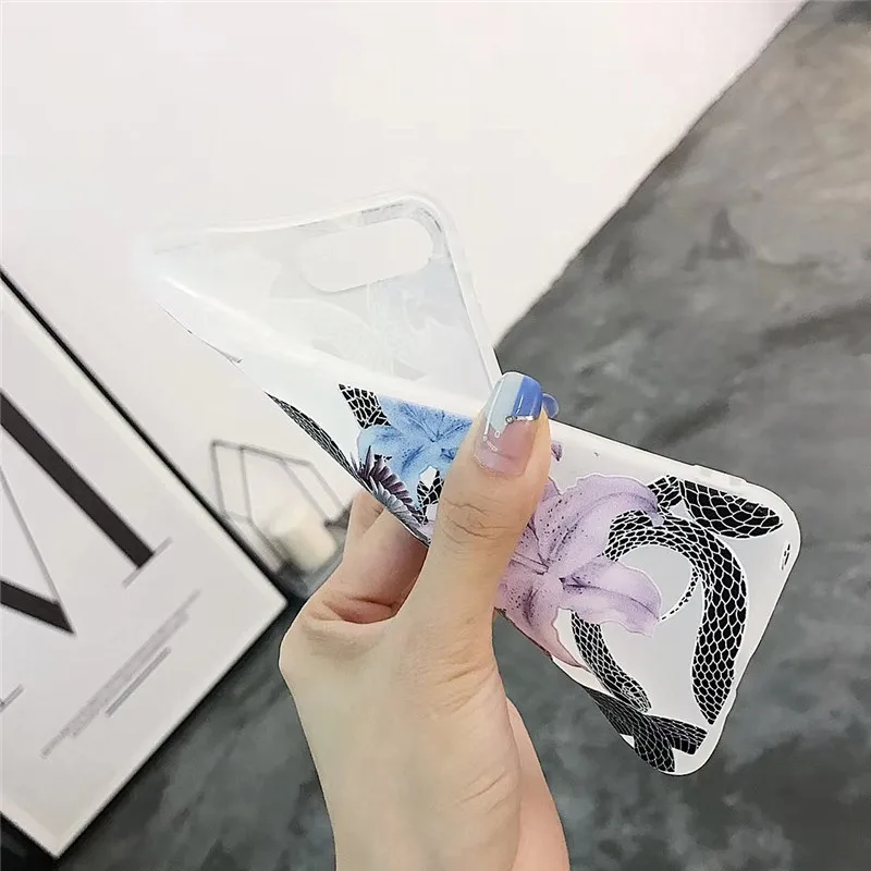 Чехол для телефона LUDI в стиле ретро с объемными розами и змеей iPhone 7/7Plus мягкий ТПУ