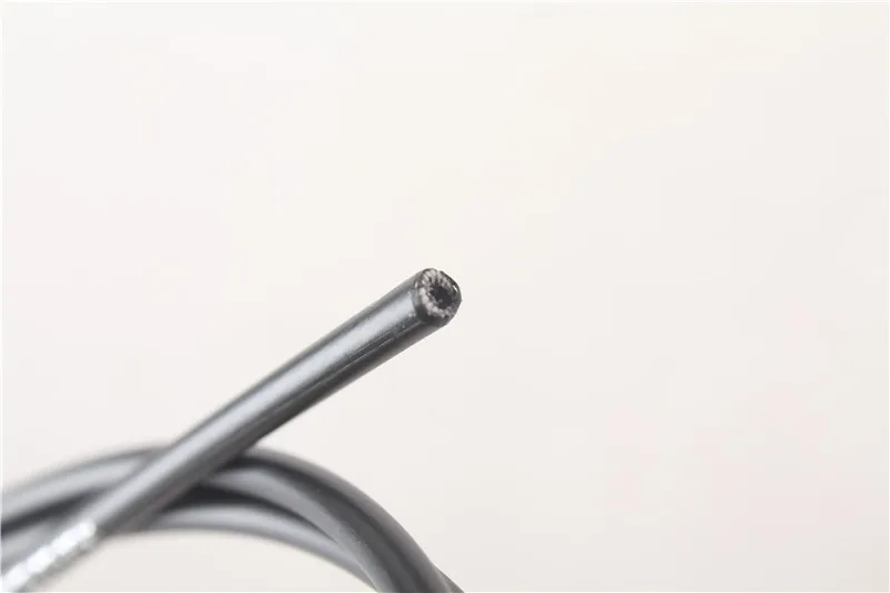 Набор тросиков переключения SHIMANO DURA ACE 9000 BC-9000 с полимерным покрытием для шоссейного велосипеда с внутренним и внешним оболочками.