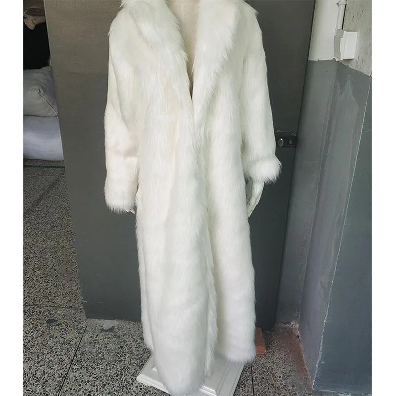 Женское меховое пальто ветровка зимняя теплая белая красная имитация лисьего