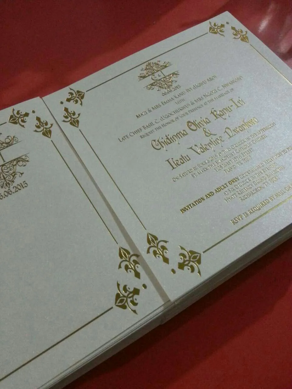 Специальная конструкция элегантный белый лазерная резка карман раза свадебные