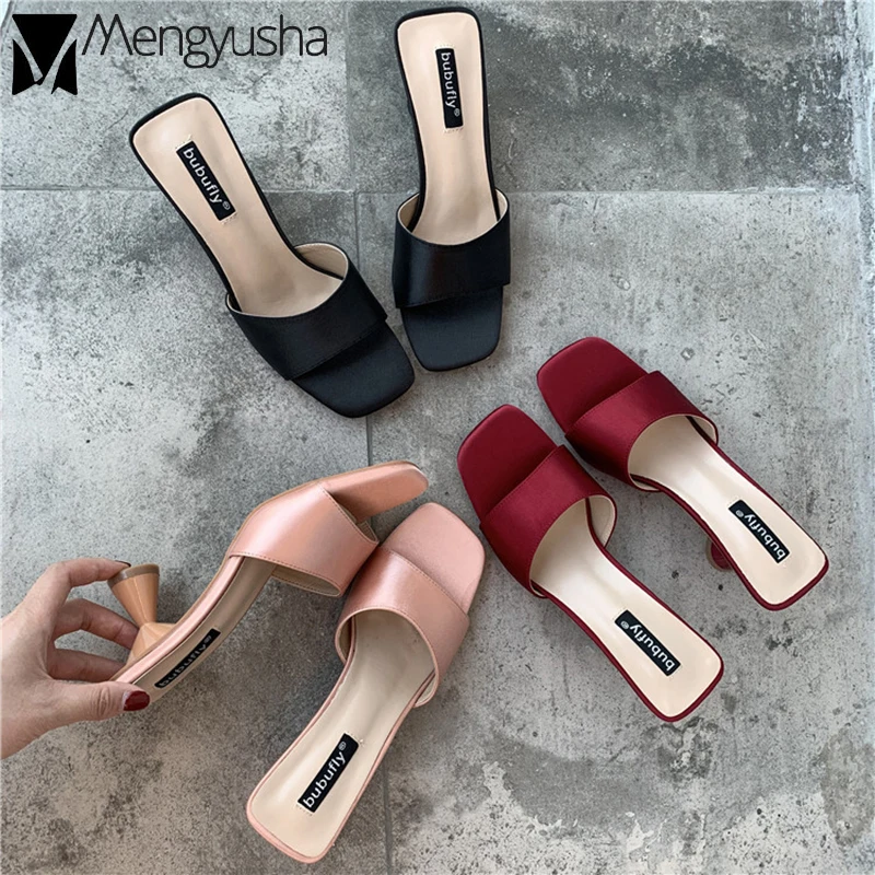 Женские шлепанцы из натурального шелка элегантные однотонные на каблуке с