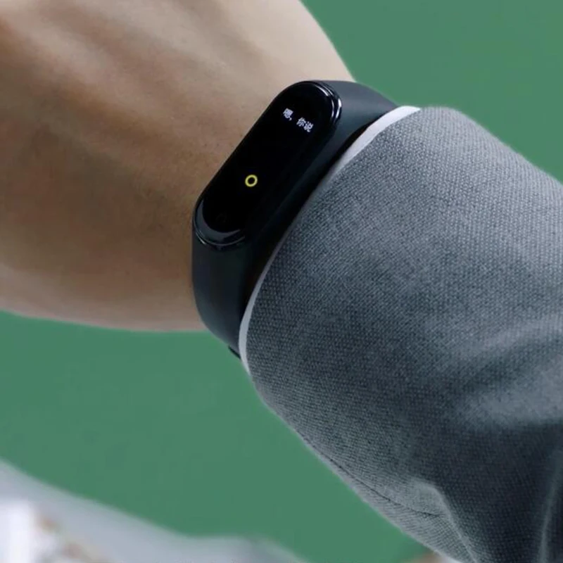 Новый оригинальный Смарт браслет Xiaomi Mi Band 4 Miband фитнес с пульсом 135 мАч цветной