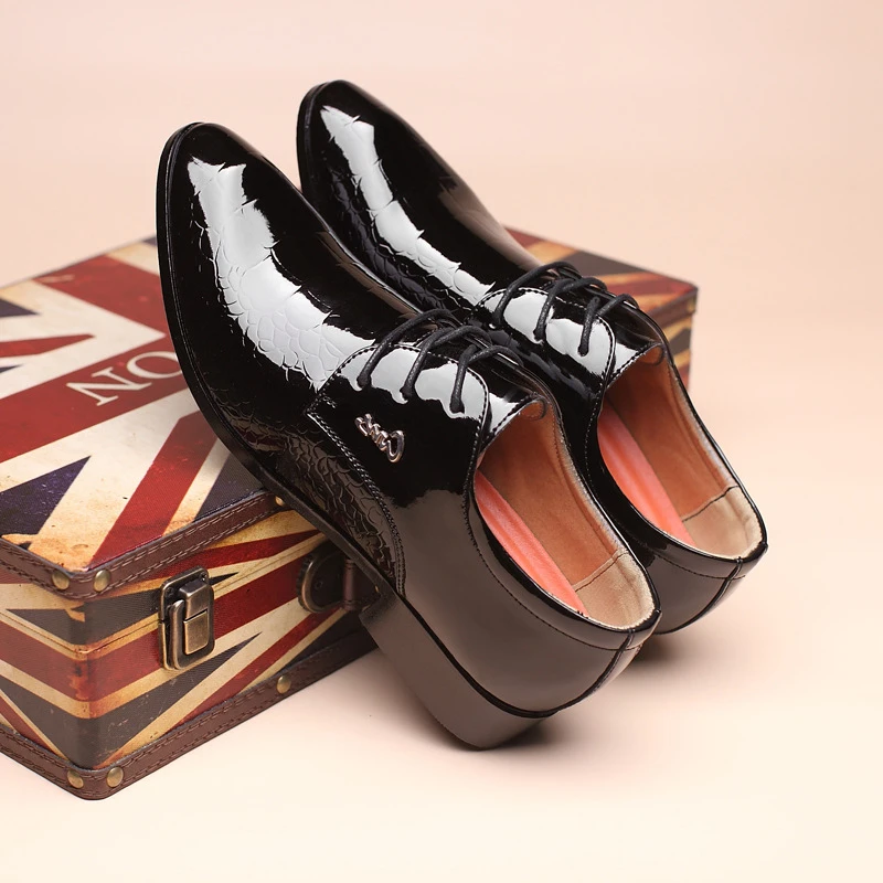 Классическая обувь модные мужские офисные туфли искусственная лакированная