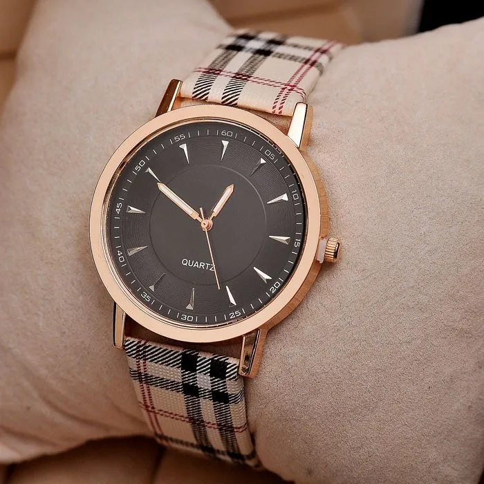 Relojes Mujer Новый бренд Для женщин Женева Часы мода плед кожи часы кварцевые женские