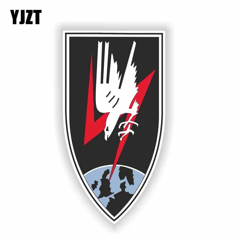 

YJZT 8,2 см * 15,7 см креативная армейская наклейка Nightfighter ВВС для шлема мотоцикла автомобиля 6-1851