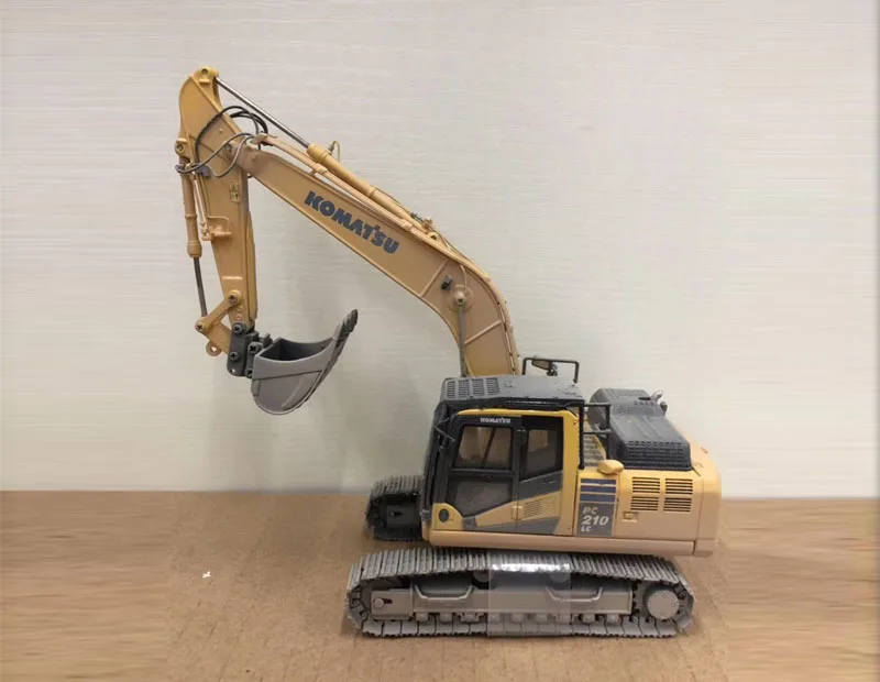 UH8144 Универсальный хобби Komatsu скользких PC210LC-11 экскаватор Металл треки 1/50
