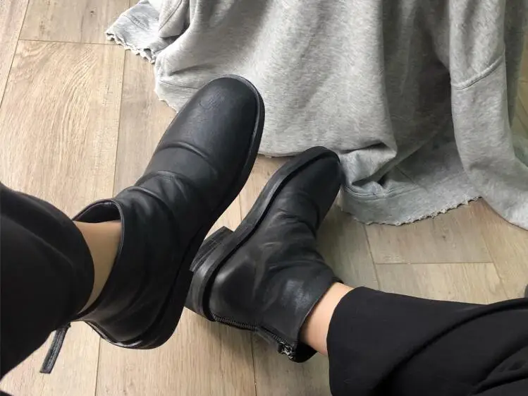 

Size 35-40 Cheap High Quality Soft Leather Solid Black Zipper Back Round Toe 45 mm Heel Retro Wrinkled Martin Ankle Short Boots