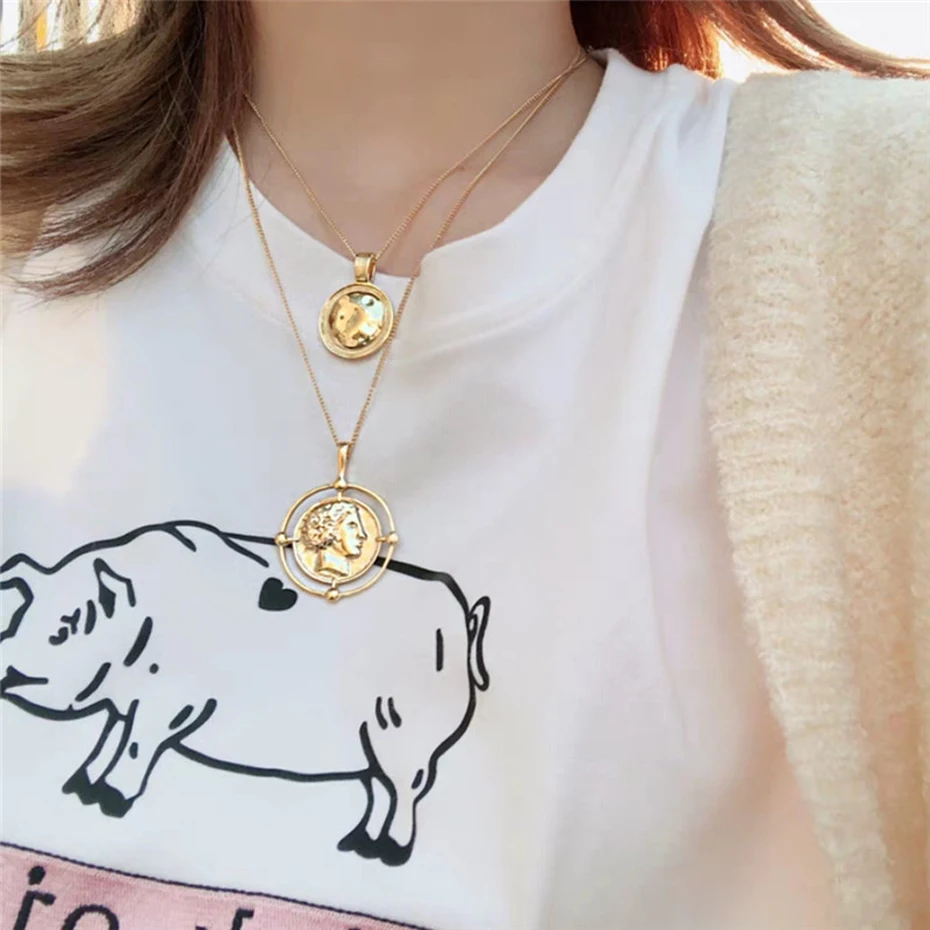 Персонализированное женское колье винтажное золотистый гравированный с монетой