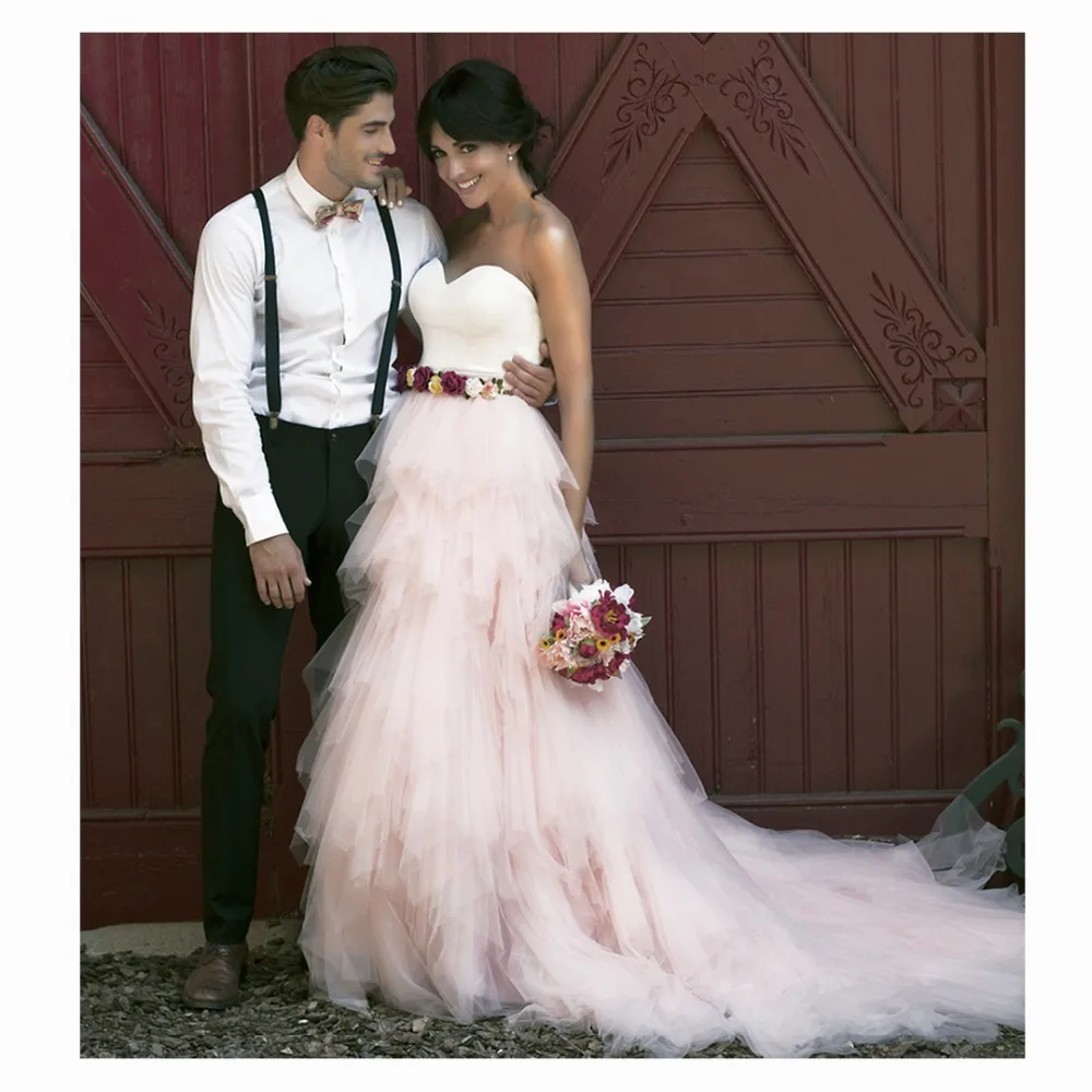 Красивая розовая многослойная фатиновая юбка для невесты с рюшами в стиле бохо