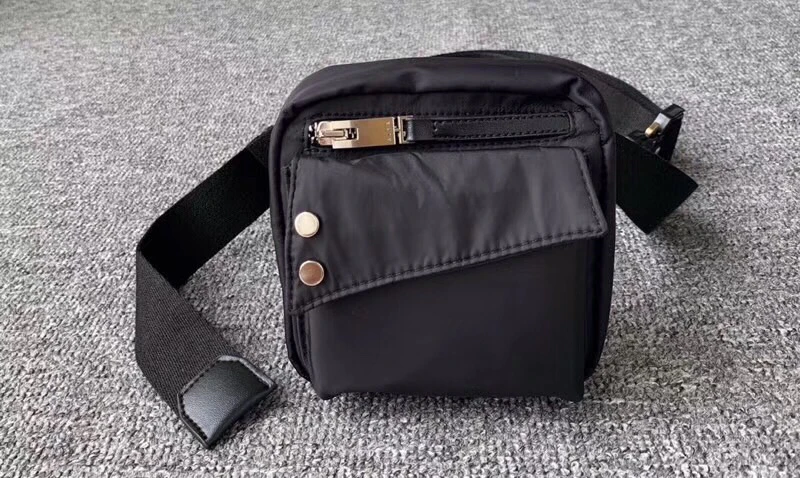 Новая мини-поясная сумка с пряжкой на роликовых колесиках нагрудная через плечо |