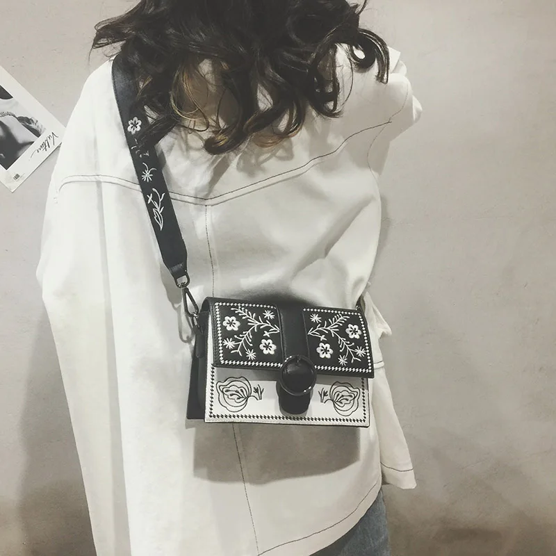 2018 new embroidered small square tide wide shoulder strap Hong Kong wild Messenger bag | Багаж и сумки