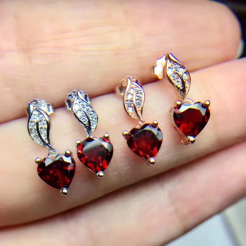 Серьги-гвоздики с натуральным красным гранатом серебро 925 пробы серьги