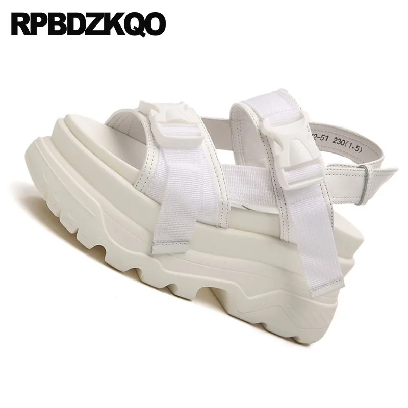 Женские модельные босоножки на танкетке дизайнерские сандалии платформе и