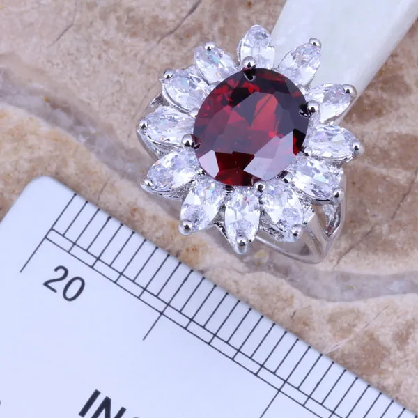 Комплект украшений с красным гранатом белым кубическим цирконием посеребренные