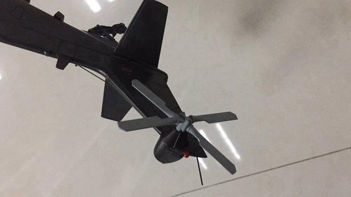 Литой под давлением китайский военный вертолет модель Zhi-10 1:26+ маленький подарок