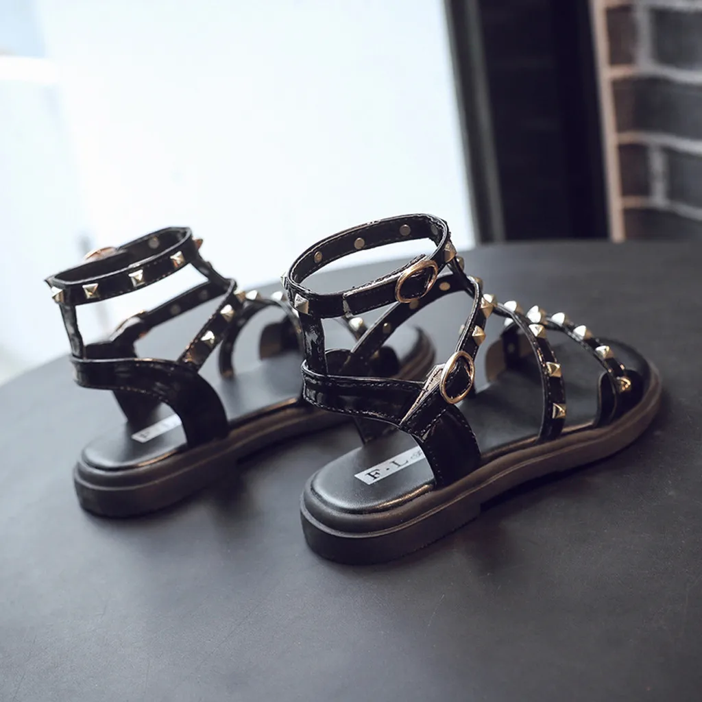 Новые сандалии для девочек повседневная обувь в римском стиле с заклепками