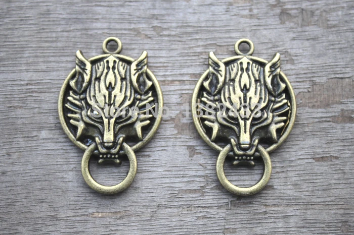 

4 pcs--Wolf charms, Antique bronze wolfs Heads Charm Pendants 40x27mm