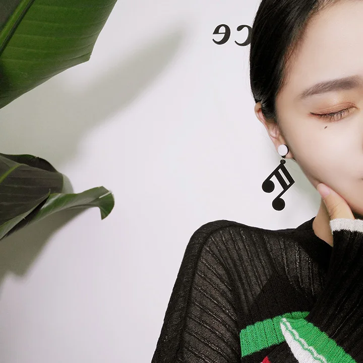 Модные большие акриловые черные белые серьги в стиле панк для вечеринок с