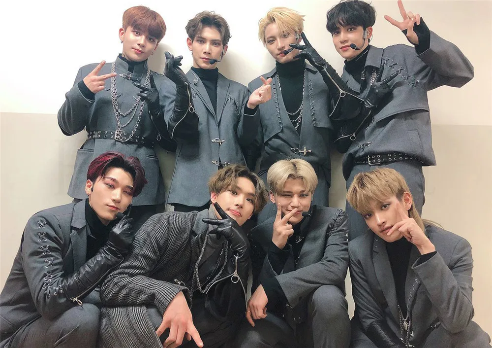Тёмно-синий Ateez музыкальная группа плакаты настенные принты глянцевая бумага хорошее качество украшения спальни - Цвет: Тёмно-синий