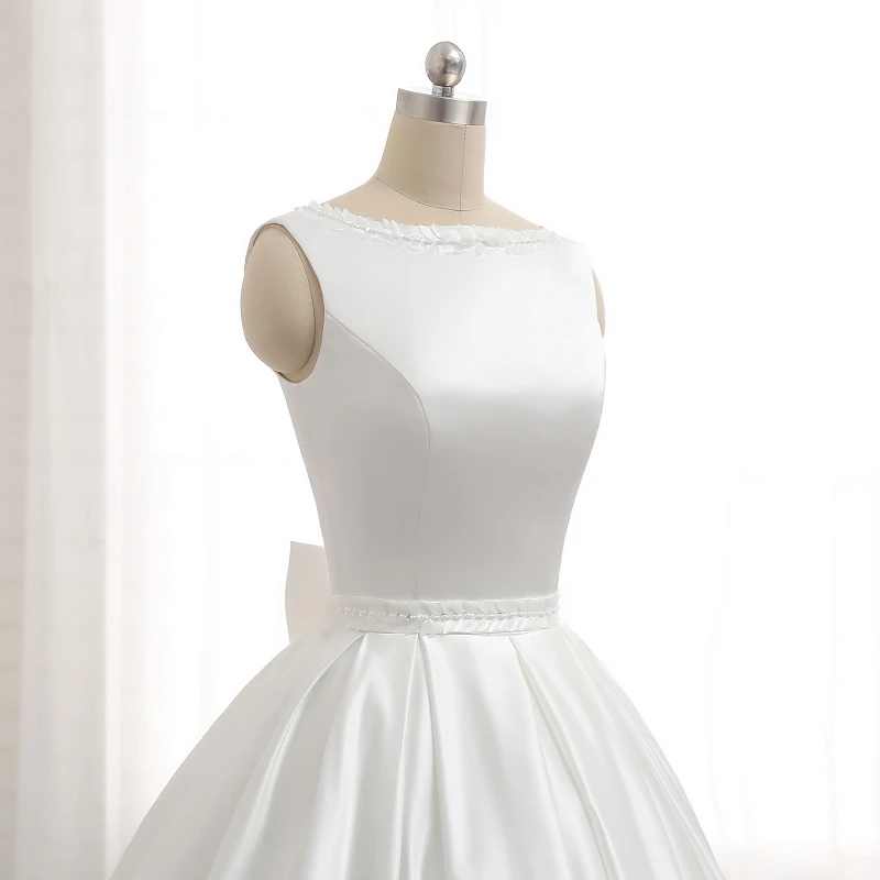 

Beauty-Emily Ivory Stain Wedding Dresses 2019 Beads Bow Floor-Lenth Court Train O-Neck Backless Bridal Gown Party Dresses