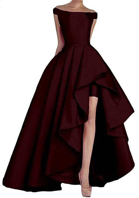 Женское длинное вечернее платье розовое с вырезом лодочкой и открытыми плечами