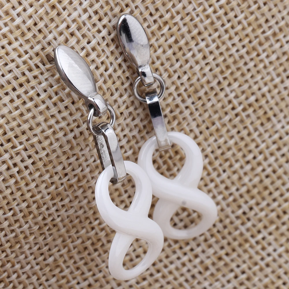 Набор украшений Infinity Eight с блестящим кулоном простой стиль белый черный керамика