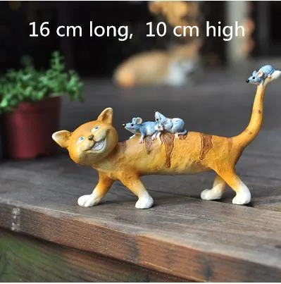 

Cute funny cat and mouse crafts, cartoon animals, home office desktop decoration,
