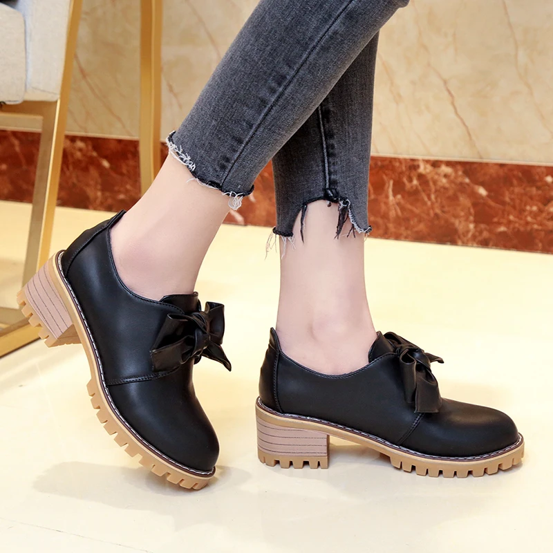 Beautyfeet Лук Узел плоским Обувь круглый носок Кружево-оксфорды на шнуровке Повседневная Женская обувь PU Кожаные броги женская обувь женские туфли Mujer